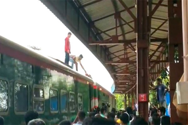 ভোরের আকাশ