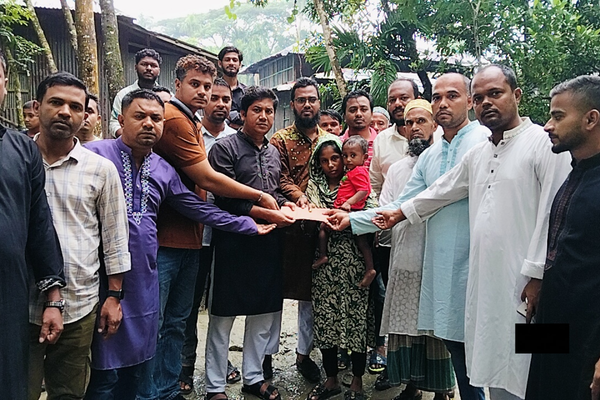 ভোলায় জুলাই আন্দোলনের শহীদ পরিবারে তারেক রহমানের উপহার পৌঁছে দিল ছাত্রদল
