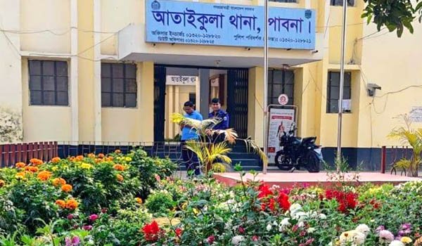 আতাইকুলায় ভিমরুলের কামড়ে প্রাণ গেল ২ শিশুর