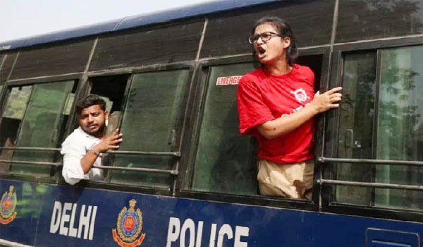 দিল্লিতে আবারও আটক নেহা বোরা