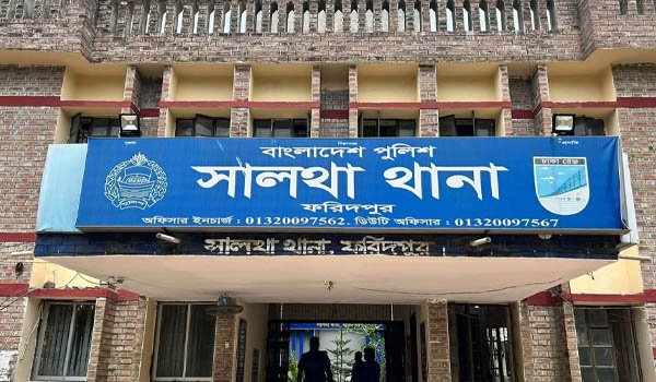 সালথায় গৃহবধূর ঝুলন্ত মরদেহ উদ্ধার