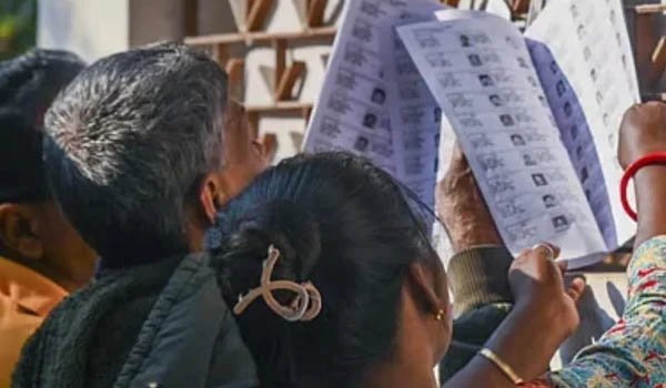 আন্দোলনের মধ্যেই ভারতে ভোটার তালিকা থেকে ১ কোটি নাম বাদ